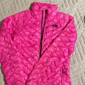 The North Face Women's Vibrant Pink Puffer Jacket